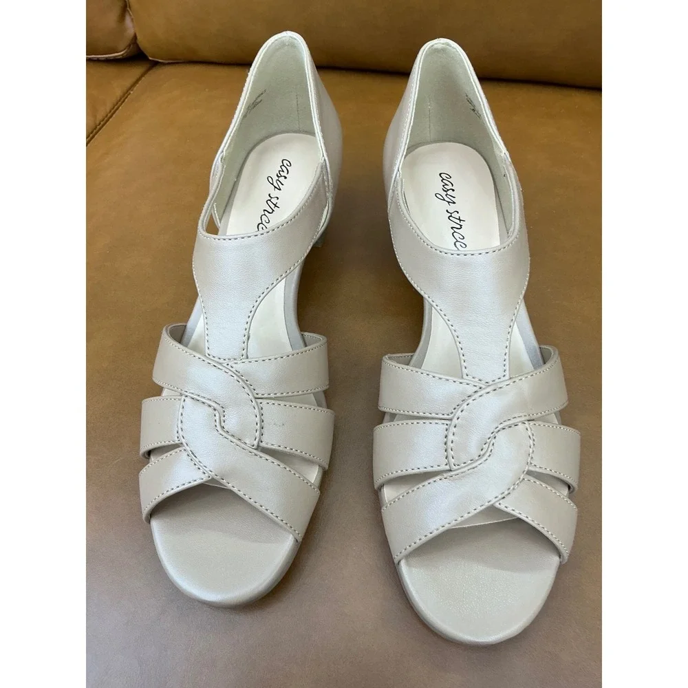 Easy Street Essie Sandals Womens 7M Nude New Kitten Heel Strappy